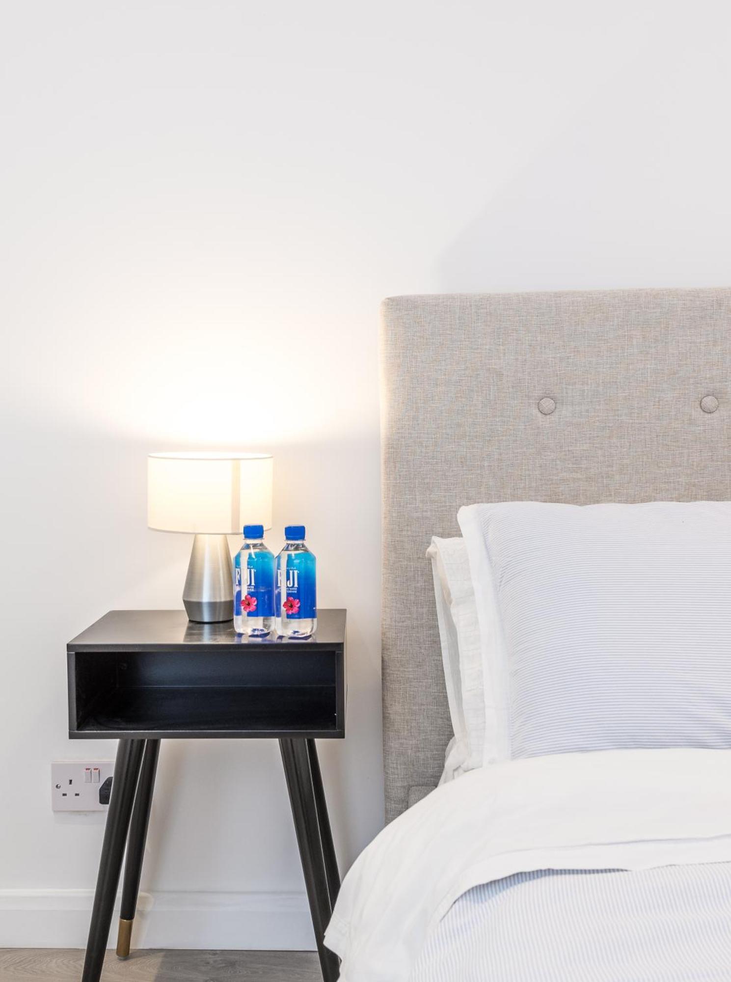 Casa Italia Near Kings Road In Chelsea With Wifi & Washing Machine Apartment London Bagian luar foto